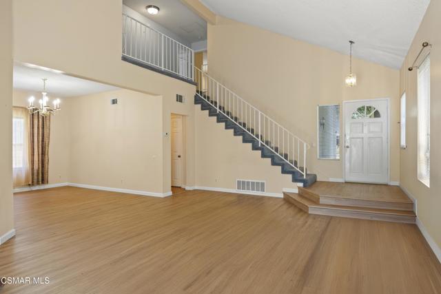11928 Bubbling Brook Street, Moorpark CA: https://media.crmls.org/mediaz/b096151c-c74a-4cbf-af9c-717b4d5b58a4.jpg