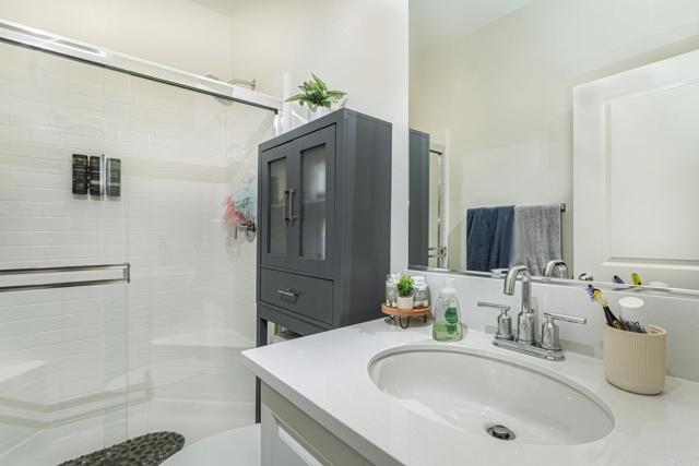 Detail Gallery Image 19 of 43 For 958 Foxwood Ln, Vista,  CA 92081 - 1 Beds | 2 Baths