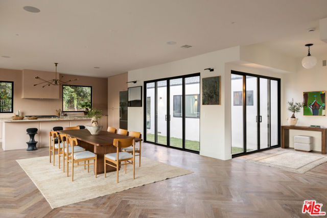 3546 Weslin Avenue, Sherman Oaks CA: https://media.crmls.org/mediaz/b0965b01-7a25-4cde-81c1-1ab0a94a1c23.jpg
