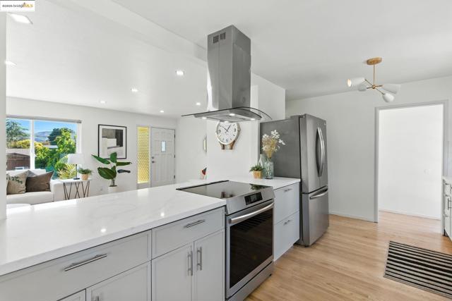 4503 Gregory Way, Richmond CA: https://media.crmls.org/mediaz/b096b829-ae63-4bb1-9133-26aa20b451c7.jpg