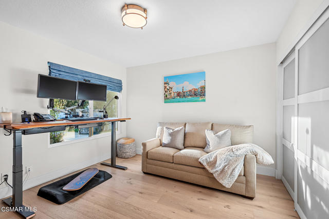 362 Cherry Hills Court, Thousand Oaks CA: https://media.crmls.org/mediaz/b096df62-0a92-430f-99c6-98e5d95f8659.jpg