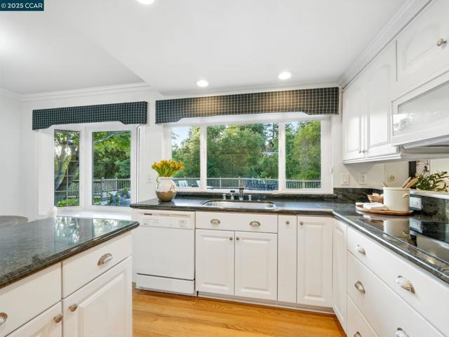1804 Piedras Circle, Alamo CA: https://media.crmls.org/mediaz/b097140e-5bf0-4358-9716-0494670b5f8f.jpg