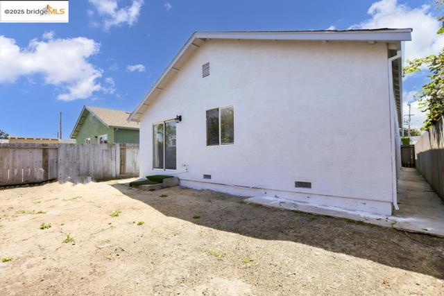 2740 14Th St, San Pablo CA: https://media.crmls.org/mediaz/b0976cbf-08b0-455d-80aa-db9a0d6f6e21.jpg