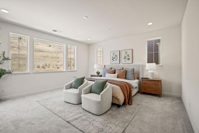 29732 Cantera Drive, Hayward CA: https://media.crmls.org/mediaz/b09772a2-bb43-4dd1-9baf-ec1bec0234df.jpg