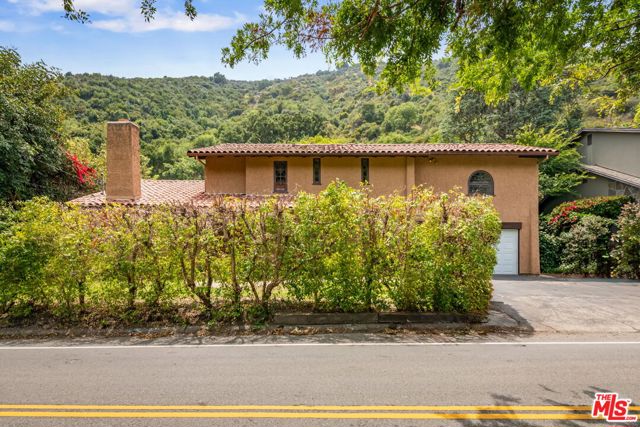 3295 Mandeville Canyon Rd, Los Angeles, CA 90049