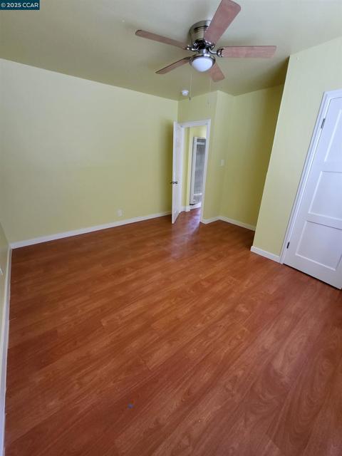 400 South St, Richmond CA: https://media.crmls.org/mediaz/b097a77f-8fb8-495d-81d6-e02775d5cf92.jpg