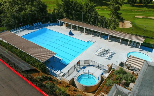 25151 Hereford Dr, Ramona CA: https://media.crmls.org/mediaz/b097c06f-6b30-4cd1-860a-aec991980596.jpg