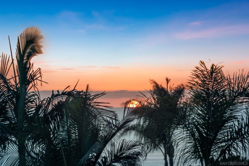 https://media.crmls.org/mediaz/b097f7e0-9c8e-40d1-9710-3ebf09c1a264.jpg?preset=X-Large