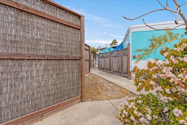 750 47th Avenue, Capitola CA: https://media.crmls.org/mediaz/b098a72e-e249-4282-82bb-fa91c9b41f95.jpg