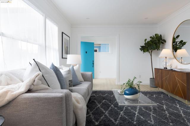3508 Lyon Ave, Oakland CA: https://media.crmls.org/mediaz/b098b896-3ab4-41b5-8e0a-575aaea42c16.jpg