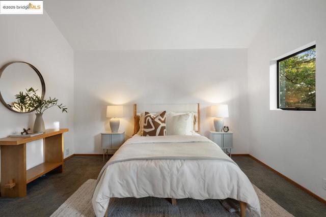 2112 Manzanita Dr, Oakland CA: https://media.crmls.org/mediaz/b099b826-ff89-4faf-9a7a-371e428bbbfa.jpg