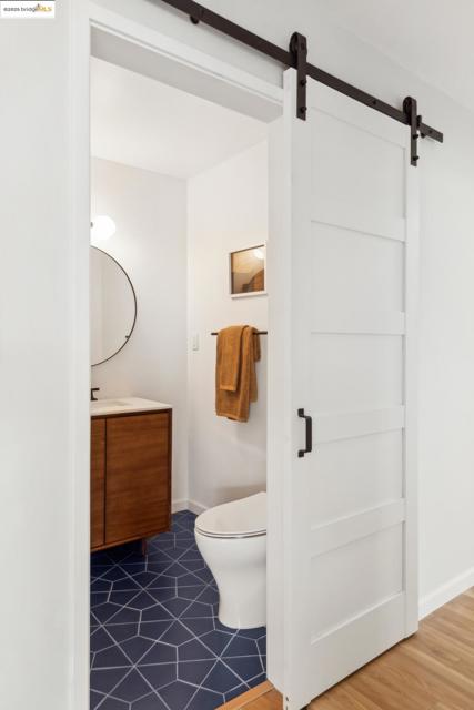 424 Staten Ave, Oakland CA: https://media.crmls.org/mediaz/b099bbb2-5ce4-46da-87c6-8d1c40f9d0fd.jpg