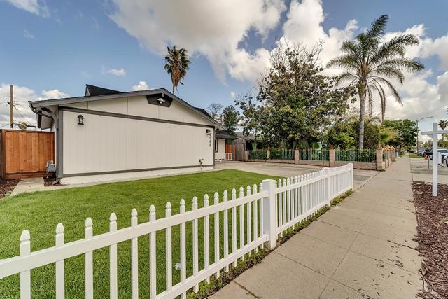 2068 Interbay Drive, San Jose CA: https://media.crmls.org/mediaz/b09aa692-dff8-4694-ad1b-177806088630.jpg