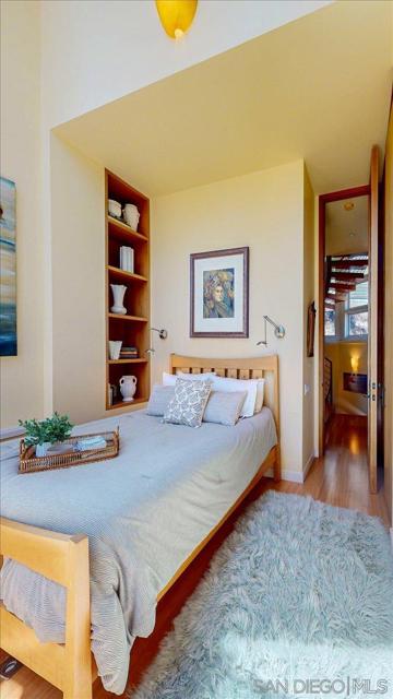 13027 Via Latina, Del Mar CA: https://media.crmls.org/mediaz/b09b1c81-7b05-40fa-b6fe-f05307e91061.jpg