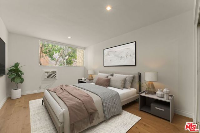 Image 7 of 16 For 530 Barrington Avenue 102