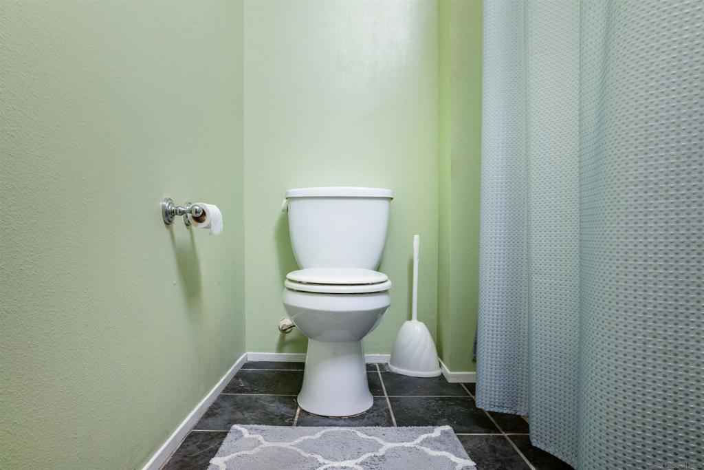 https://media.crmls.org/mediaz/b09c1a0e-fa47-447c-9966-c4358774cb55.jpg?preset=X-Large