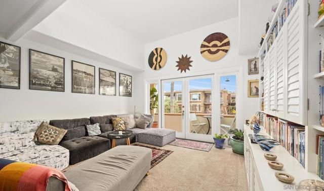 7560 Eads Ave, La Jolla CA: https://media.crmls.org/mediaz/b09c32db-fb73-419f-992f-0cc08d37e266.jpg