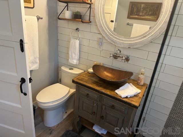 535 W Rainbow Blvd, Big Bear CA: https://media.crmls.org/mediaz/b09d3bcf-b5dd-4c5d-8328-d7d848dff678.jpg