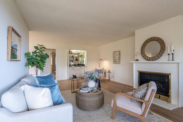 56 Skyline Crest Drive, Monterey CA: https://media.crmls.org/mediaz/b09dc4b1-88b3-42a6-95ef-49b196a2feed.jpg