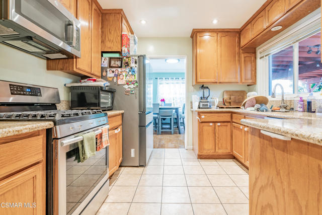 5924 Fairfax Avenue, Los Angeles CA: https://media.crmls.org/mediaz/b09e4d46-7789-4584-bd6f-59c41b0f5e2b.jpg