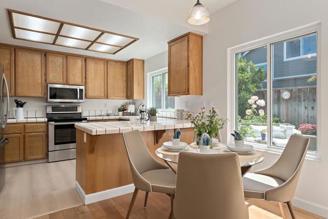 4514 Calypso Terrace, Fremont CA: https://media.crmls.org/mediaz/b09e6696-01ec-496e-89f7-c3ccde5a5231.jpg