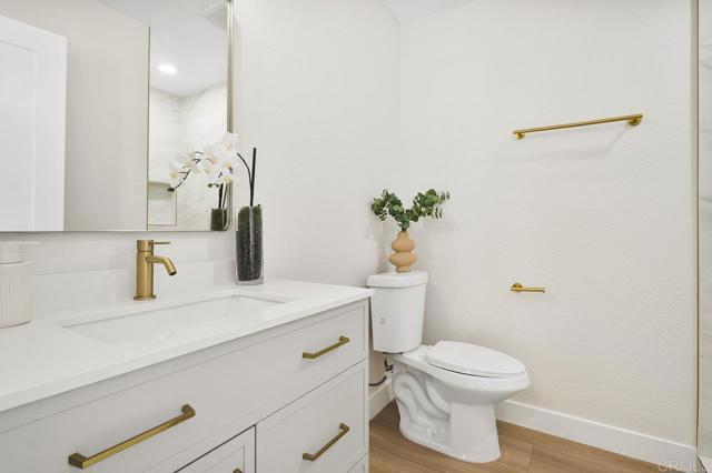 Image 10 of 40 For 17515 Devereux Rd