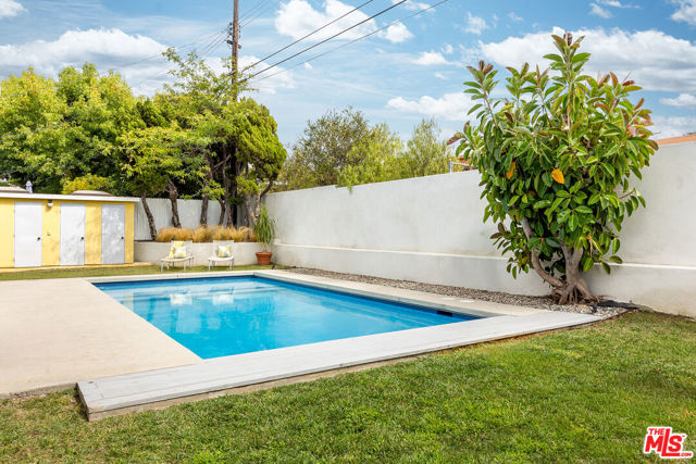 5544 W 63rd Street, Los Angeles CA: https://media.crmls.org/mediaz/b09ecb4f-d899-4bc8-b27d-5f77b3d4ba7f.jpg