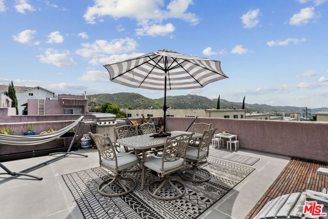 10249 Tujunga Canyon Boulevard, Tujunga CA: https://media.crmls.org/mediaz/b09f0b1c-0e2a-402f-abde-58bca0a6bbf3.jpg