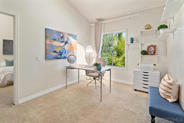 8619 Via Mallorca, La Jolla CA: https://media.crmls.org/mediaz/b09f97bf-efcd-490f-85de-e3068293e00f.jpg