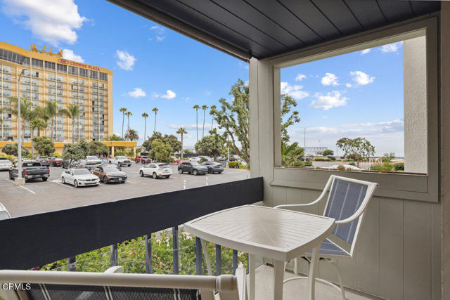 Detail Gallery Image 5 of 49 For 350 Paseo De Playa #121,  Ventura,  CA 93001 - 3 Beds | 2/1 Baths