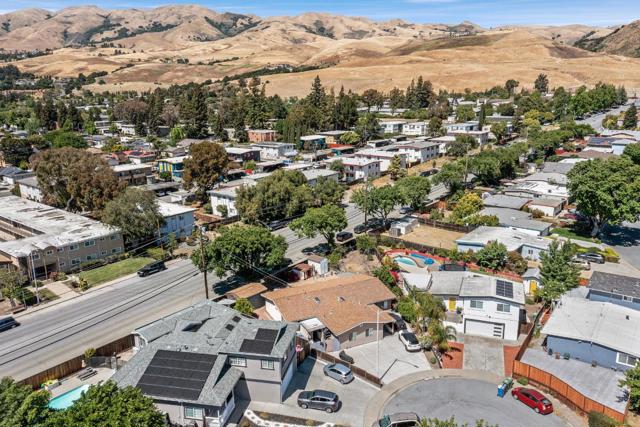 1549 Jupiter Way, Milpitas CA: https://media.crmls.org/mediaz/b0a033ca-6628-4f27-a204-fcc8759dbe55.jpg