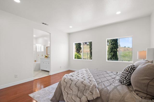 1669 Lisbon Pl, Escondido CA: https://media.crmls.org/mediaz/b0a09d70-c534-48c9-bdc6-b40b9f557fa4.jpg