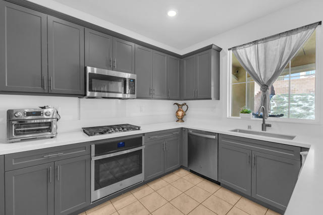 35469 Cortesia Way, Palm Desert CA: https://media.crmls.org/mediaz/b0a1040e-6e4a-4870-93b2-f177cf0f3785.jpg