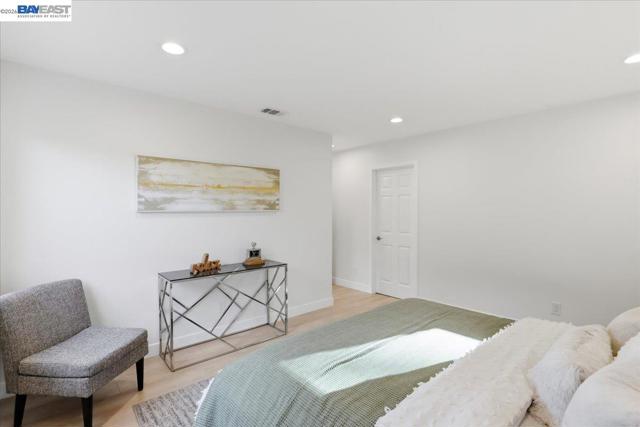 Image 17 of 46 For 4519 Edwards Ln