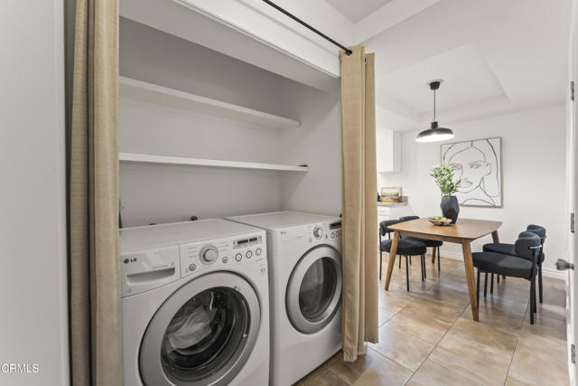 Detail Gallery Image 12 of 33 For 4608 La Crescenta Ave, La Crescenta,  CA 91214 - 5 Beds | 4 Baths