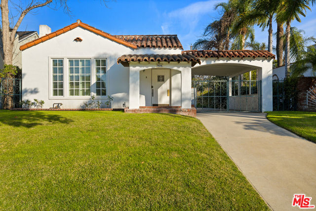 906 N Ford Street, Burbank CA: https://media.crmls.org/mediaz/b0a1e883-beb4-4653-886b-d70cde1c7c24.jpg