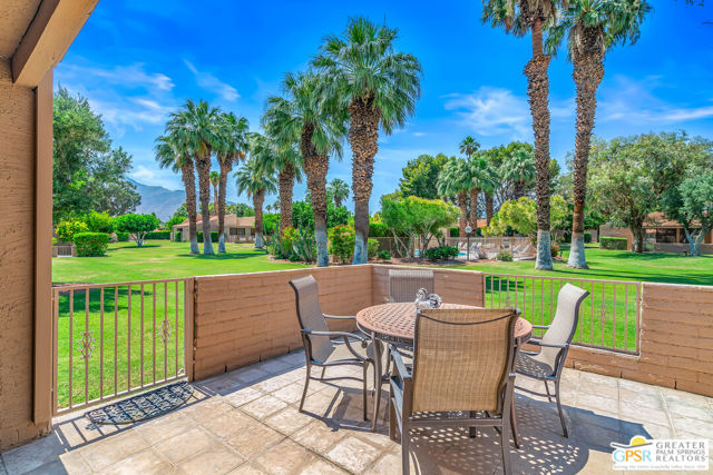 2557 N Whitewater, Palm Springs CA: https://media.crmls.org/mediaz/b0a1eae8-30be-4dda-b4d2-7971fdd8b77d.jpg