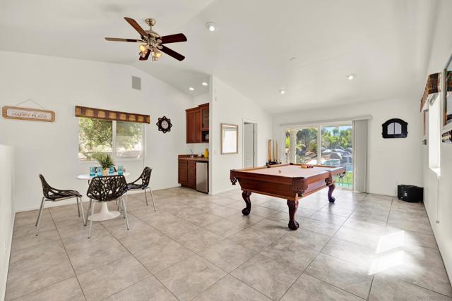 14265 Sandhill Rd, Poway CA: https://media.crmls.org/mediaz/b0a1f59f-fe2f-4387-a0a4-cf38e519caa9.jpg