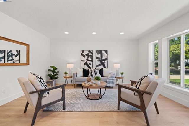 1038 Division St, Pleasanton CA: https://media.crmls.org/mediaz/b0a3a78b-33cf-4ef4-a43f-8b73be5252e7.jpg