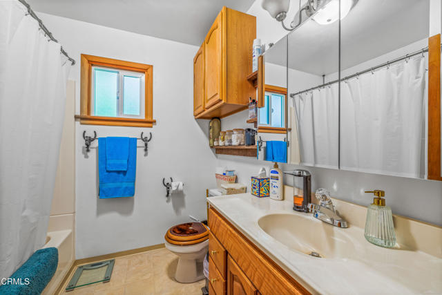 3901 Canyon Road, Willits CA: https://media.crmls.org/mediaz/b0a3c3dc-95bf-4b73-ade6-ba7181102acb.jpg