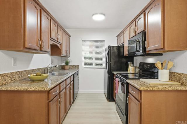 Detail Gallery Image 5 of 27 For 4455 Home Ave #3,  San Diego,  CA 92105 - 2 Beds | 1/1 Baths