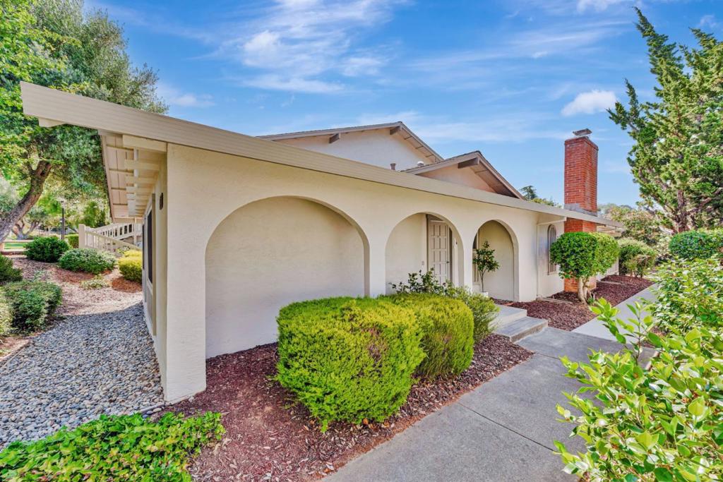 5441 Cribari Green