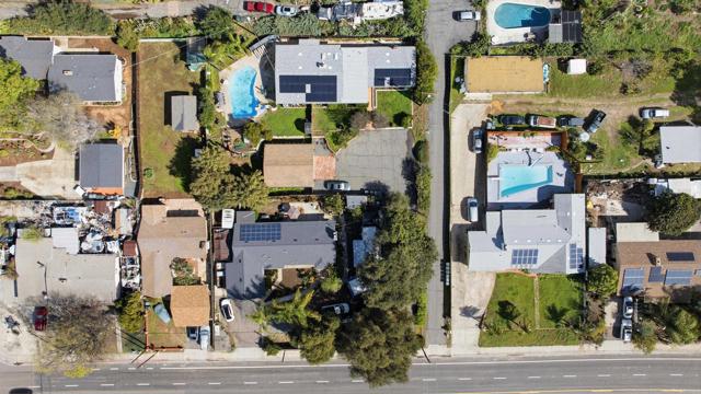 Detail Gallery Image 2 of 38 For 1650 N Broadway, Escondido,  CA 92026 - 3 Beds | 3 Baths