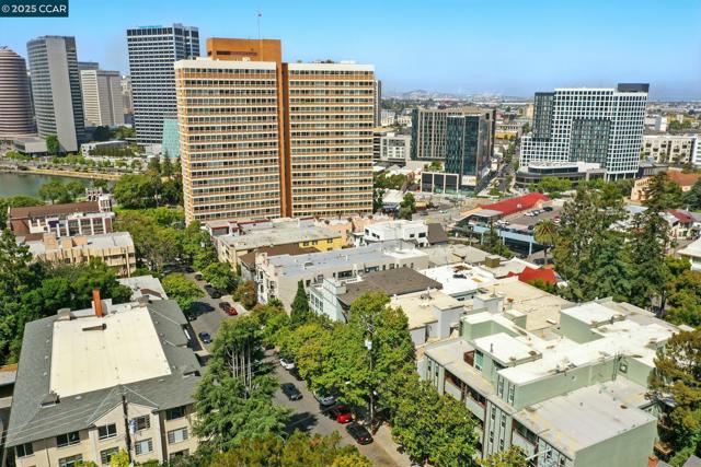 193 Montecito, Oakland CA: https://media.crmls.org/mediaz/b0a6e2e6-03e1-4072-aa70-edea12038a92.jpg