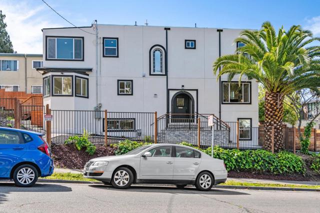 252 Euclid Avenue, Oakland CA: https://media.crmls.org/mediaz/b0a7acbb-b3bb-4147-bdb3-d544f6dbcbe3.jpg