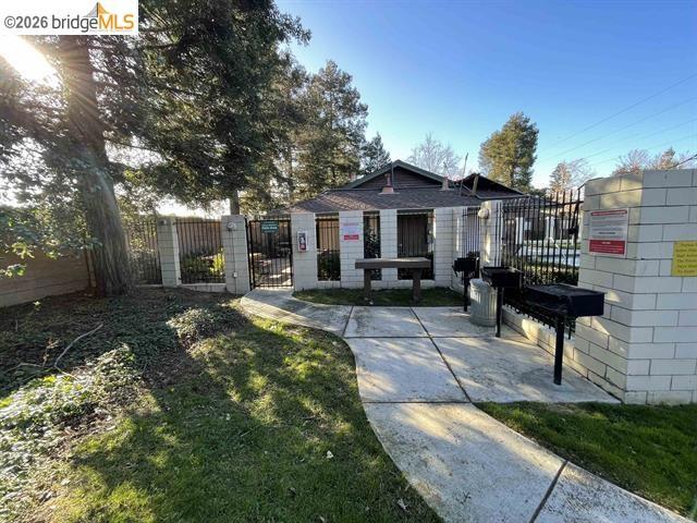 Image 25 of 27 For 2416 Shadow Ln #74