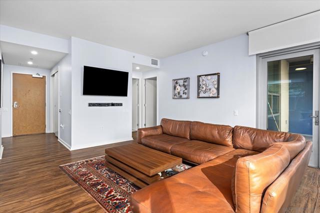 321 10Th Ave, San Diego CA: https://media.crmls.org/mediaz/b0a89acd-c250-41ac-bcb3-3eed05da6269.jpg