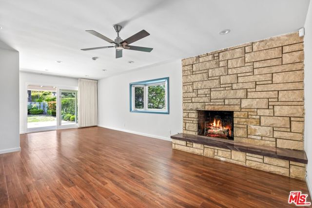 4509 Canoga Drive, Woodland Hills CA: https://media.crmls.org/mediaz/b0a8c6c8-44dc-4201-b080-94378ad2b1a2.jpg