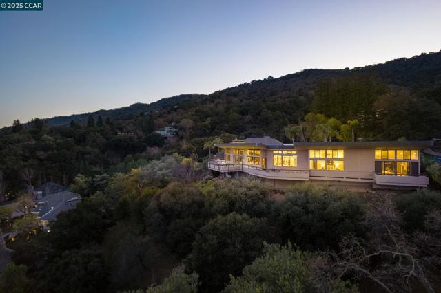 21 Deer Oaks Ct, Pleasanton CA: https://media.crmls.org/mediaz/b0a926a3-91e0-4188-9081-1435cef51925.jpg