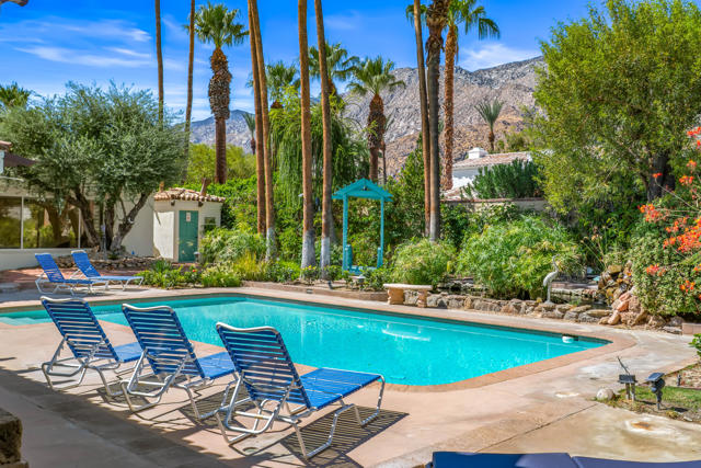 835 N Avenida Palmas, Palm Springs, CA 92262